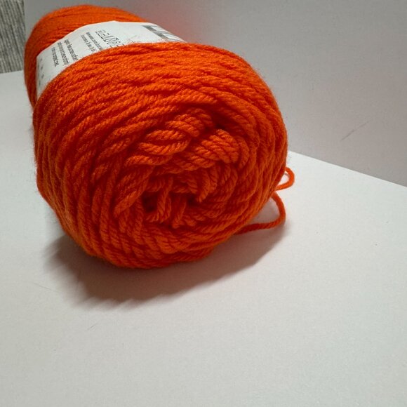 4 Skeins - Big Twist Value Yarn - Orange - Picture 2 of 3